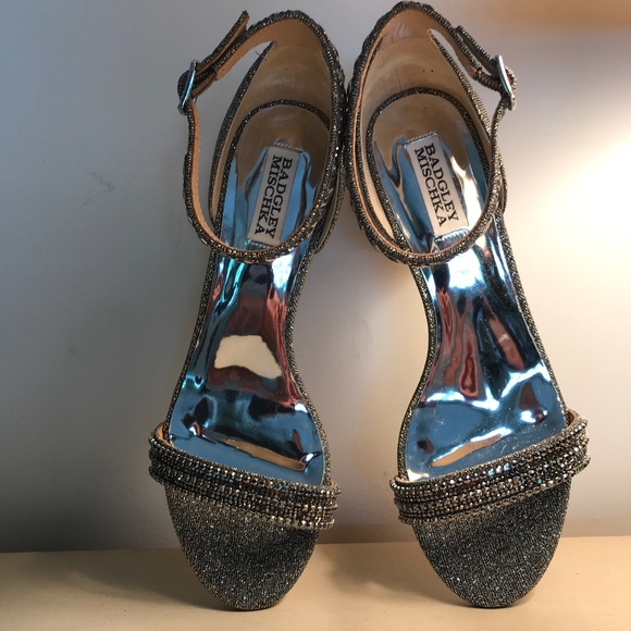 BADGLEY MISCHKA UNNA METALLIC SANDALS 8.5 NWT - Picture 2 of 16